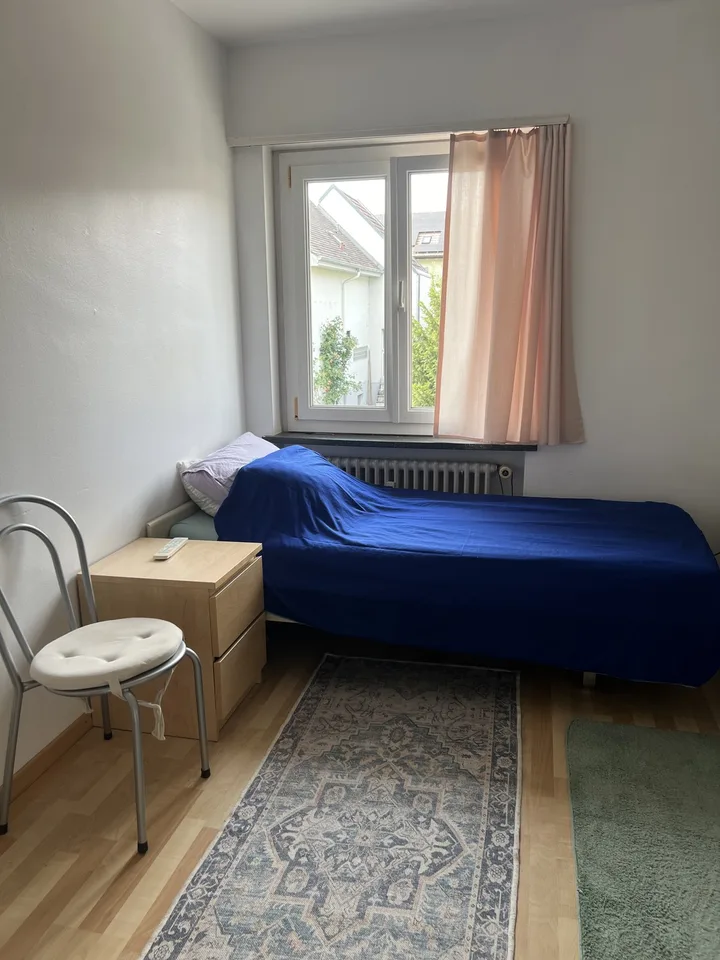 WG Zimmer in Muri möbliert
