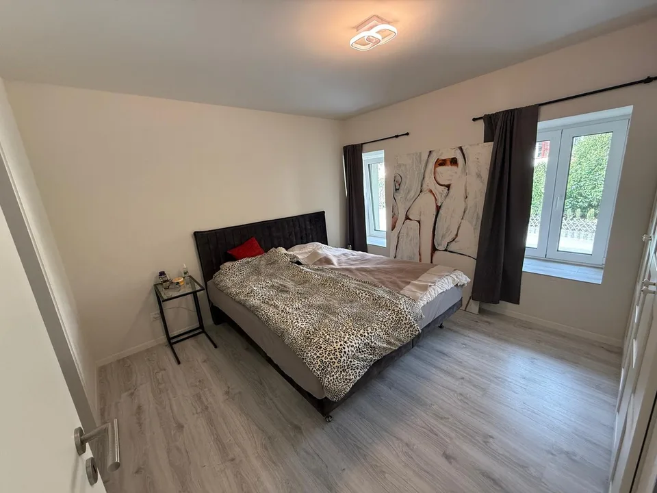 4.5-Zimmer-Erdgeschosswohnung mit Terrassenplatz & Swimmingpool in Pieterlen