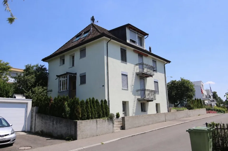 Charmante 4-Zimmerwohnung mit grossem Garten an ruhiger Lage