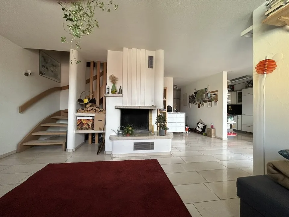 Grosszüge 2.5-Zimmer Maisonette-Wohnung im Zentrum von Dübendorf