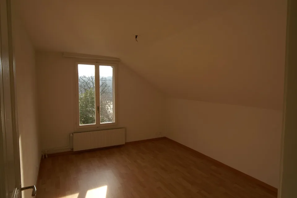 Helle Wohnung direkt an der Aare