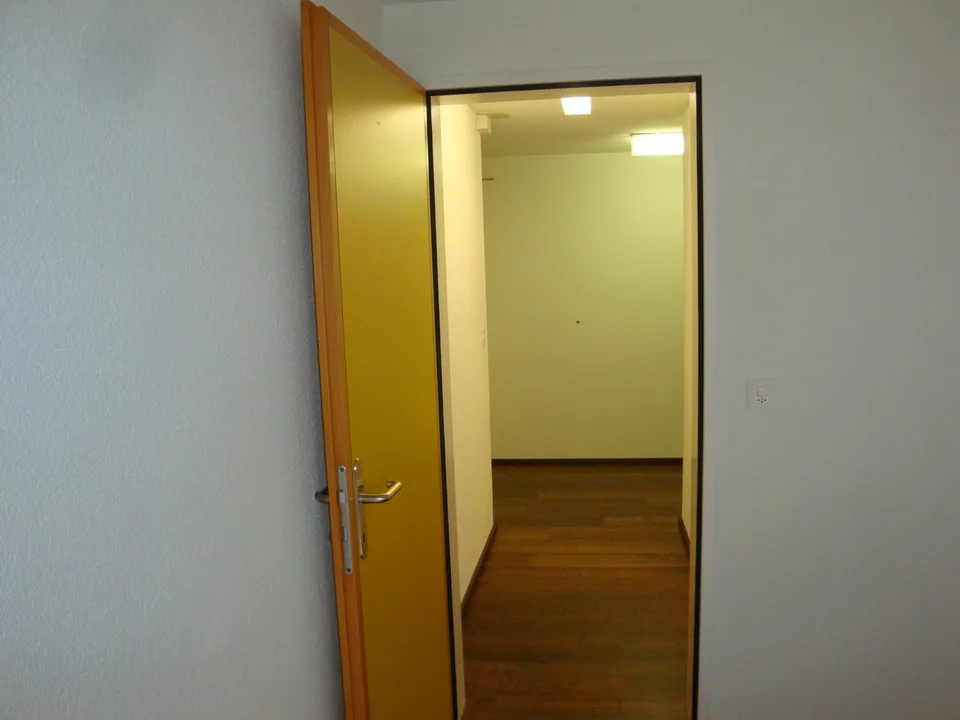 Gelegenheit: Praxis/Büroraum 22 m2 mitten im Zentrum