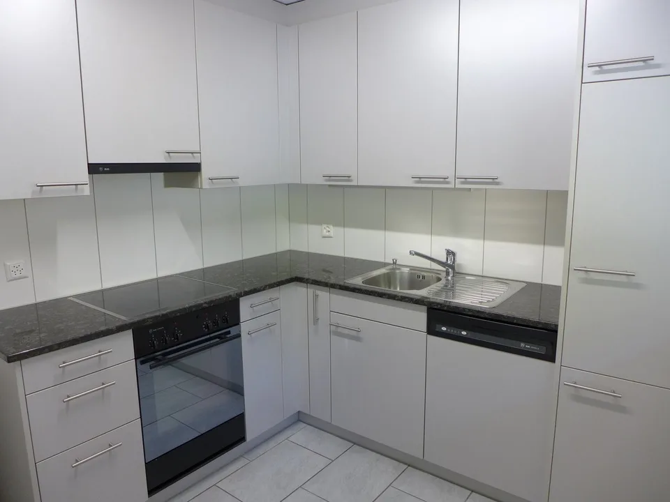 Helle und moderne 3-Zimmerwohnung mit Balkon zu vermieten