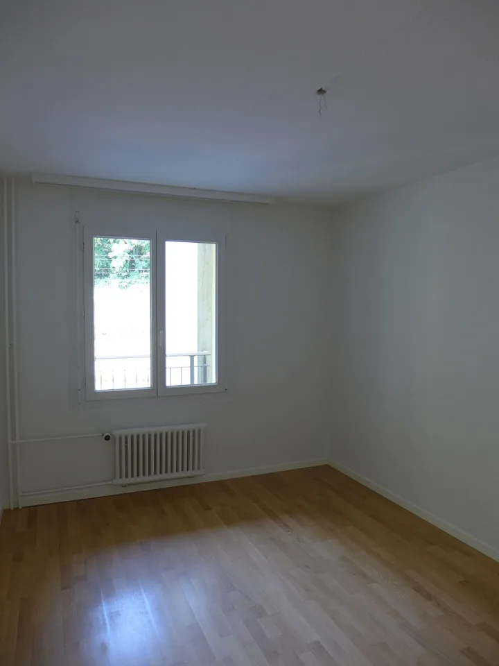 Helle und moderne 3-Zimmerwohnung mit Balkon zu vermieten