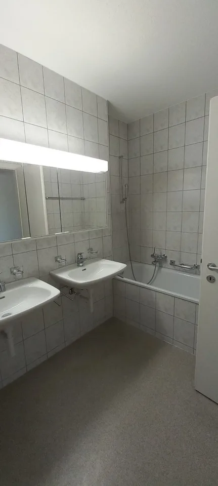 Fully furnished room in Basel city centre with all bills included + cleaning