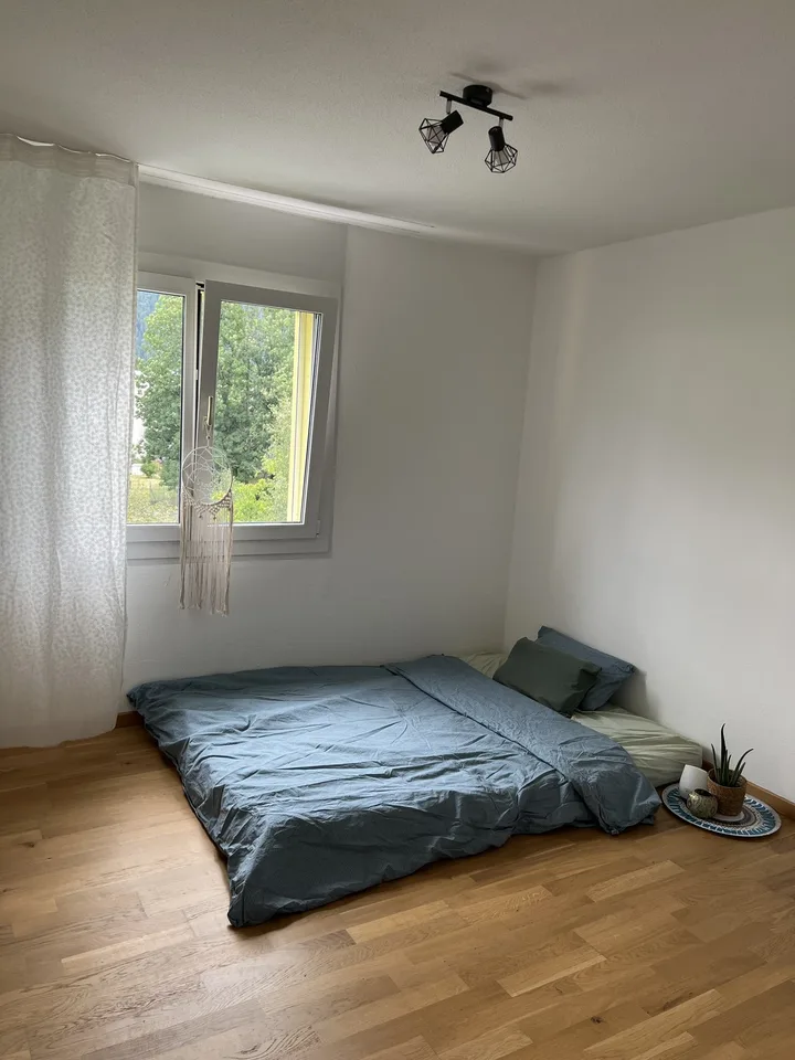 Helle und geräumige 4.5-Zimmer-Wohnung mit Balkon in Igis