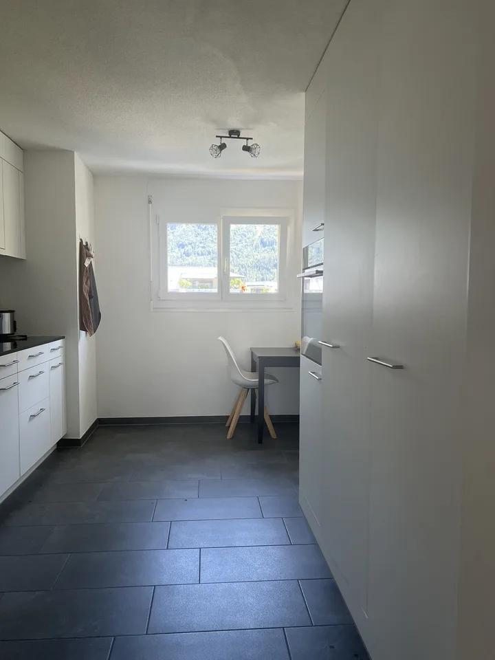 Helle und geräumige 4.5-Zimmer-Wohnung mit Balkon in Igis