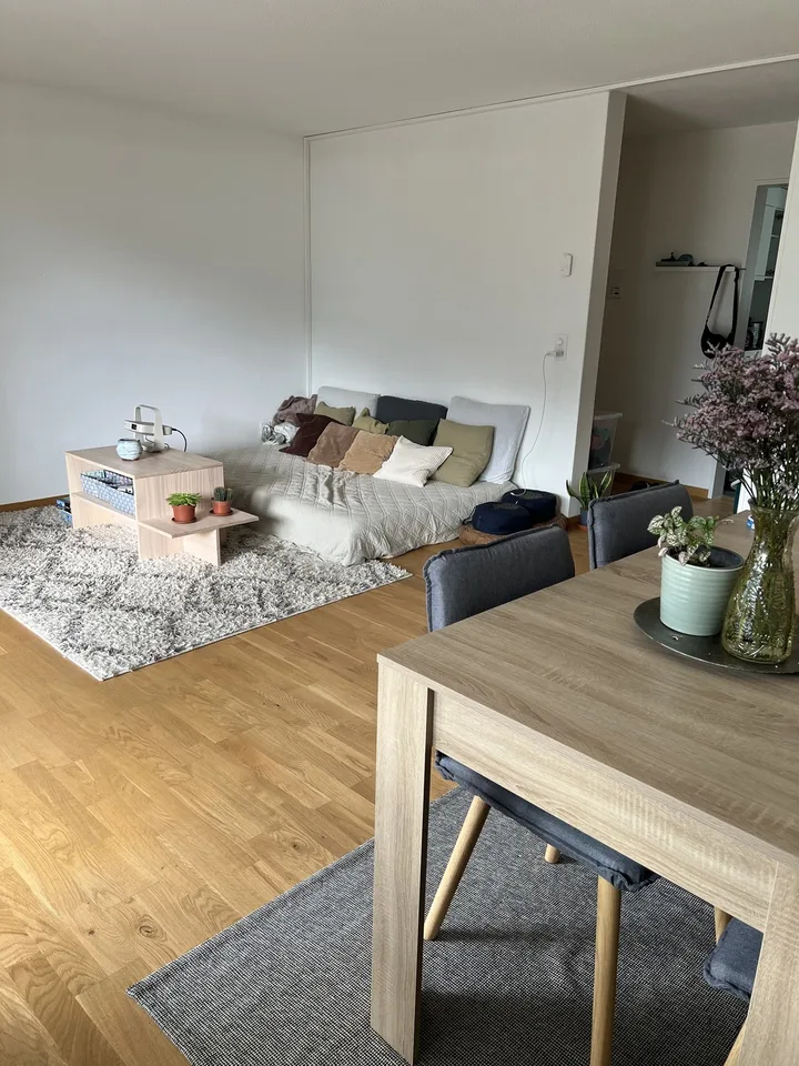 Helle und geräumige 4.5-Zimmer-Wohnung mit Balkon in Igis