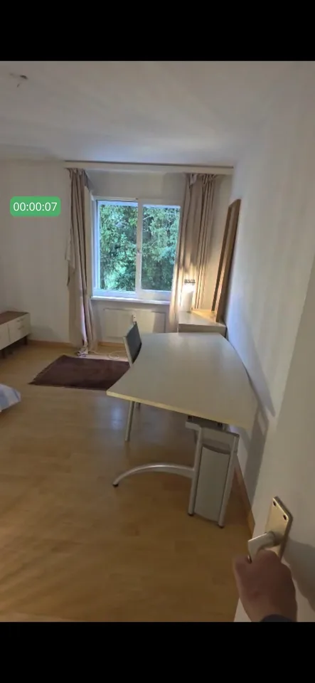Zimmer in 95m² Wohnung sofort verfügbar