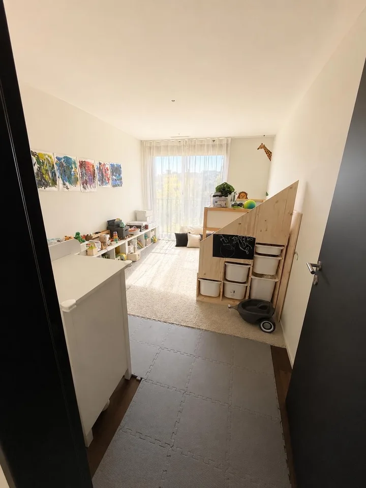 Corner flat with unobstructed lake view and large outdoor space