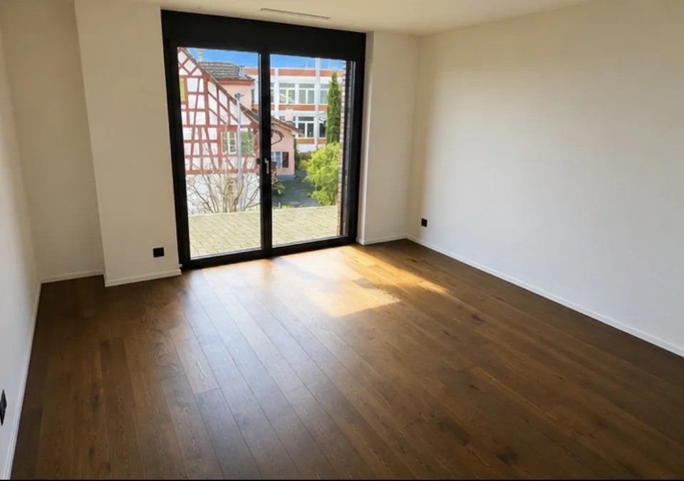 Corner flat with unobstructed lake view and large outdoor space