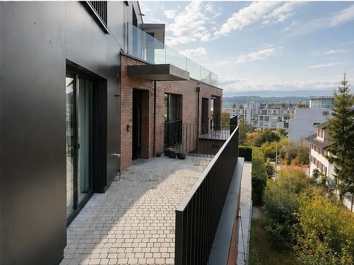 Corner flat with unobstructed lake view and large outdoor space