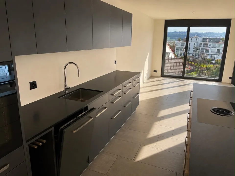 Corner flat with unobstructed lake view and large outdoor space