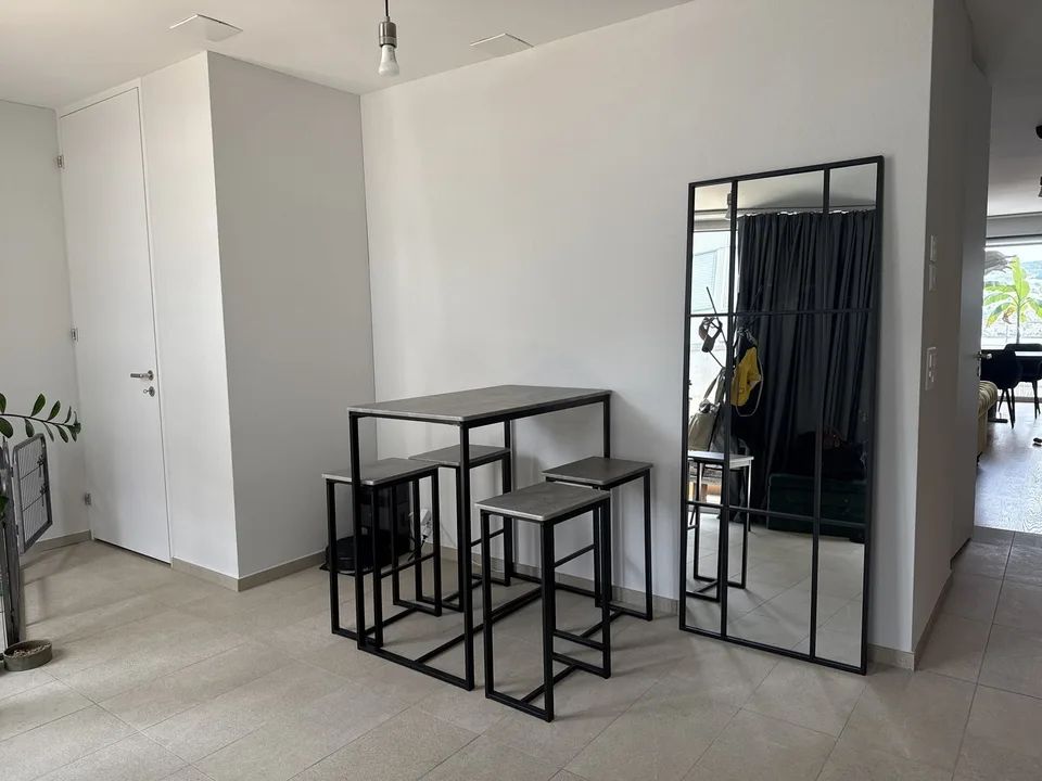 Temporary 2.5-room apartment with lake view in Horgen Oberdorf