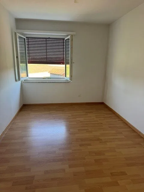 schöne, moderne 2-Zimmerwohnung mit grossem Balkon an ruhiger Lage