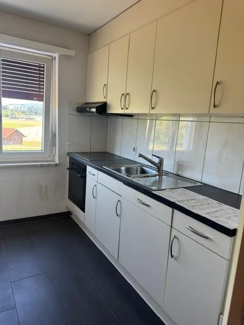 schöne, moderne 2-Zimmerwohnung mit grossem Balkon an ruhiger Lage