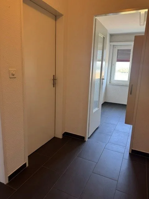 schöne, moderne 2-Zimmerwohnung mit grossem Balkon an ruhiger Lage