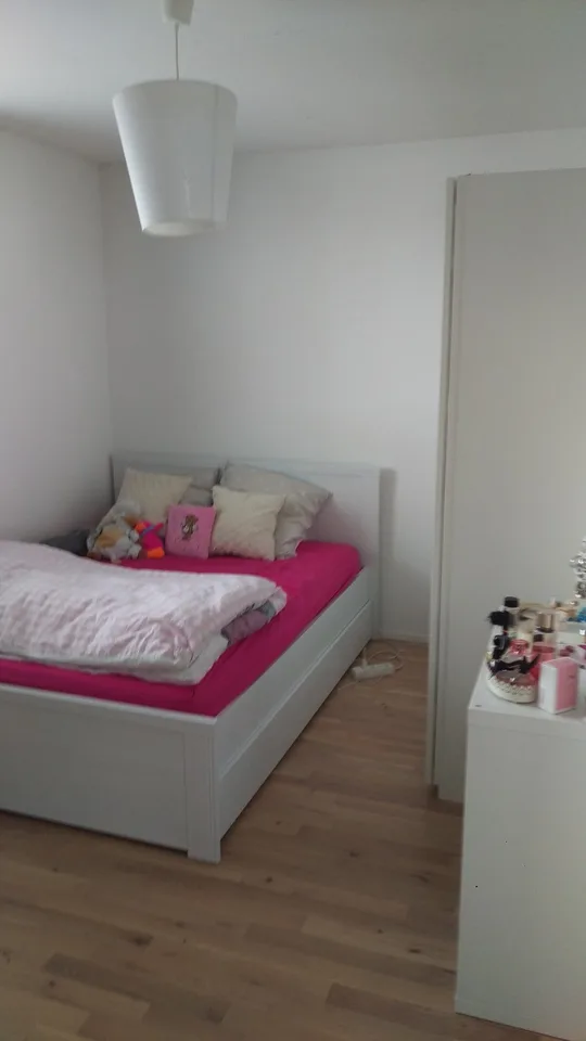 Helle, moderne Wohnung im 2. Stock