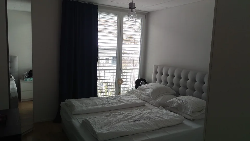 Helle, moderne Wohnung im 2. Stock