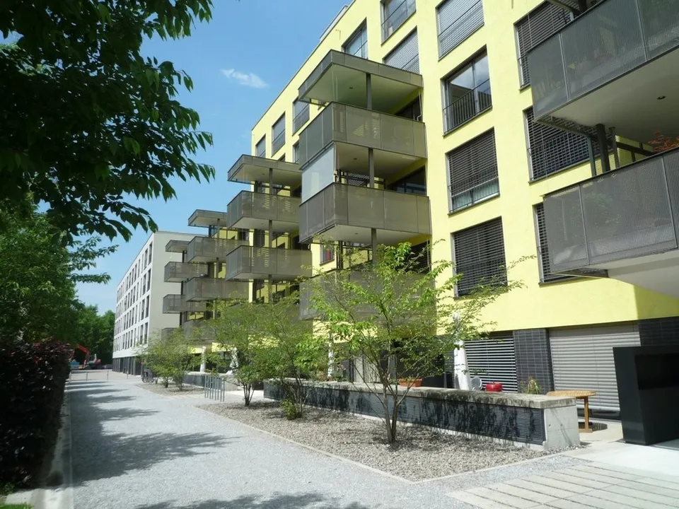 Lichtdurchflutete Wohnung in der Binzallee