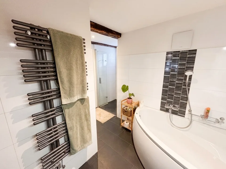 Grosszügige 2.5-Zimmer-Wohnung im Dorfkern Oberwinterthur mit viel Charme