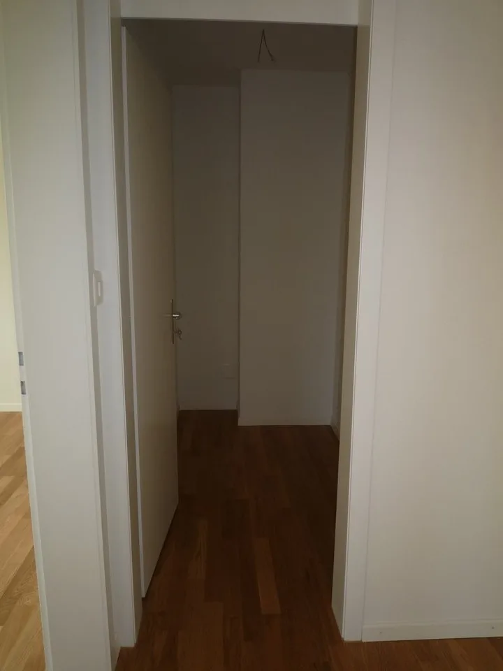 3 Zimmer frei in neuer Jungs-WG ab 01.10.