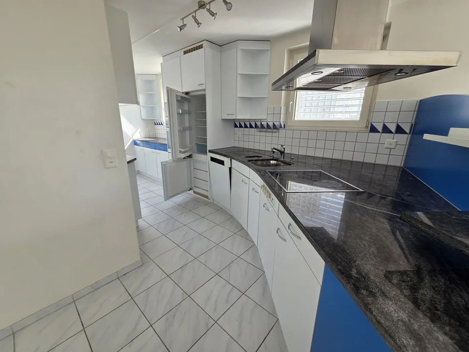 5.5 Zi Attika-Wohnung für 18 Monate befristet zu vermieten