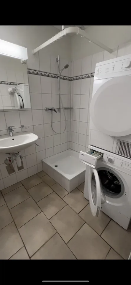 Modern, bright 1.5-room studio with private washer/dryer in Zurich-Seebach (from Sep 1st, 2026)