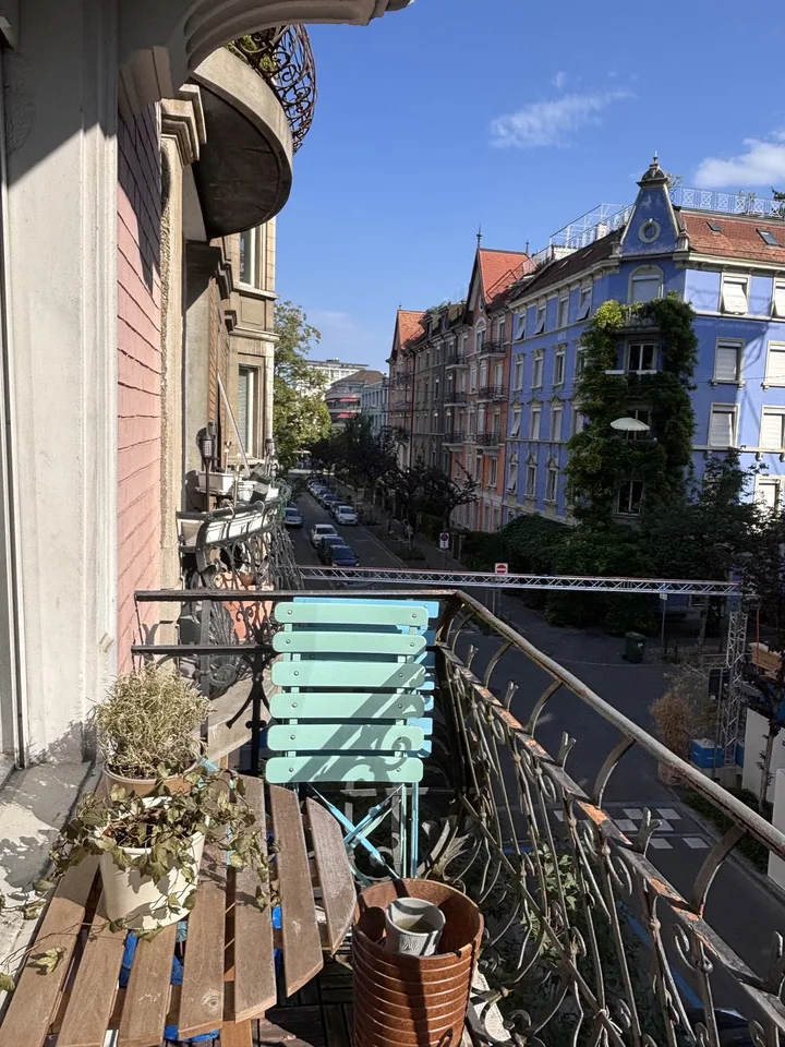 Furnished 2.5 room appartment to sublet for 8 months in Wiedikon