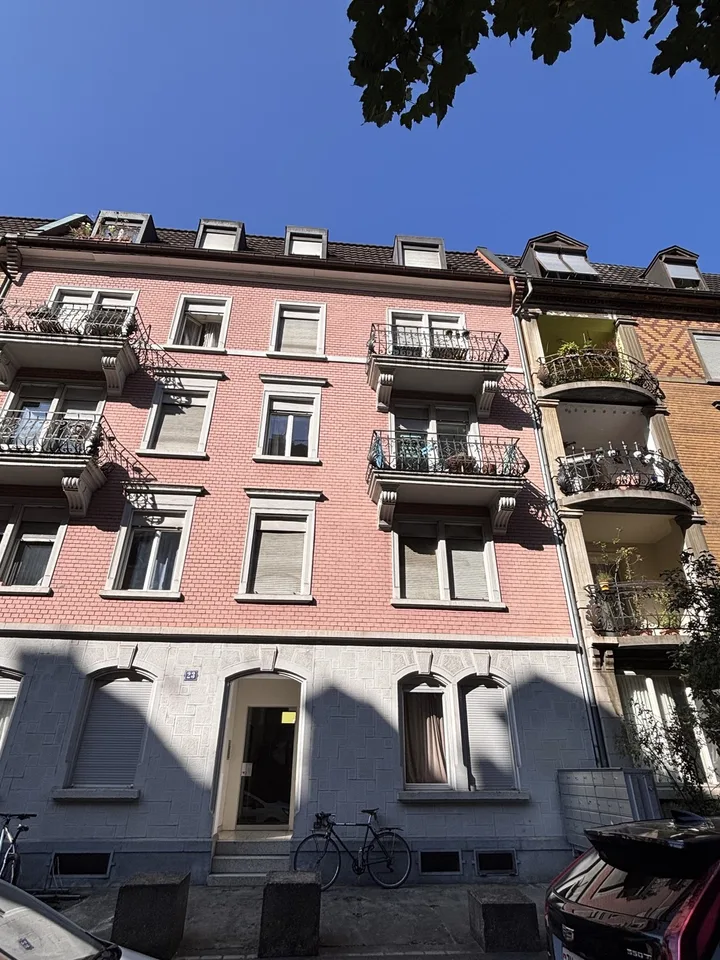 Furnished 2.5 room appartment to sublet for 8 months in Wiedikon