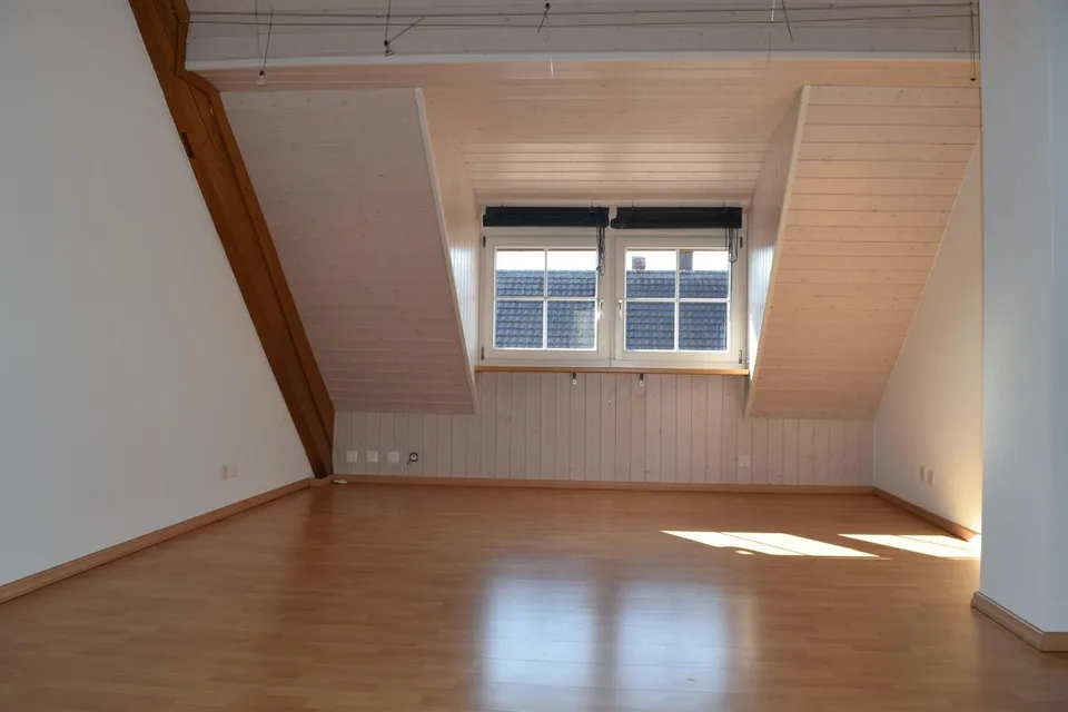 Befristete Vermietung: Grosszügiges 8-Zimmer-Haus in Truttikon