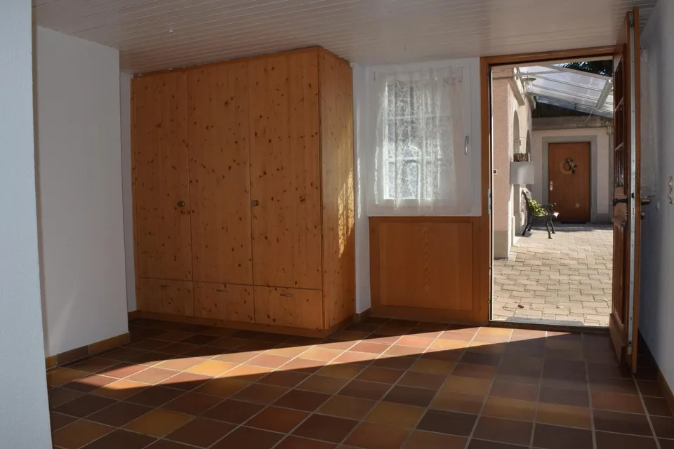 Befristete Vermietung: Grosszügiges 8-Zimmer-Haus in Truttikon