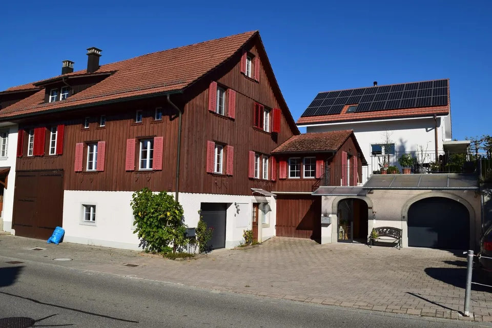 Befristete Vermietung: Grosszügiges 8-Zimmer-Haus in Truttikon