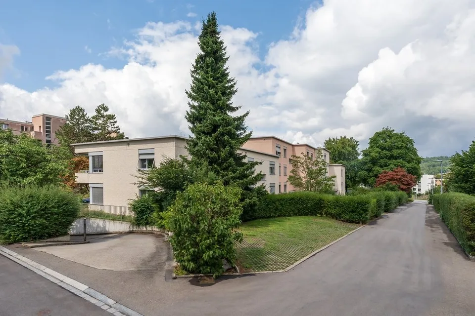 Einstellplatz in Tiefgarage Zürich-Höngg!!!
