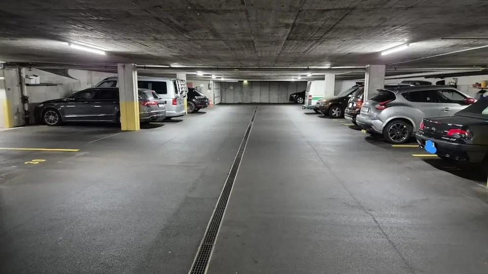Tiefgaragenparkplatz in Emmetbaden nahe Bahnhof Baden zu vermieten