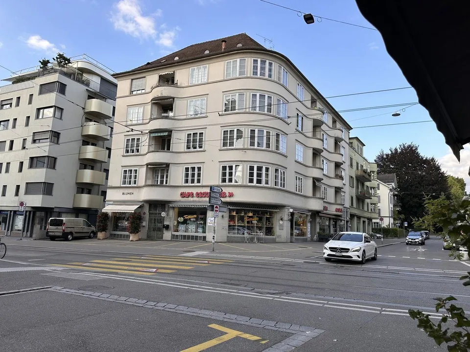 Fully furnished bed room in Zürich Seefeld