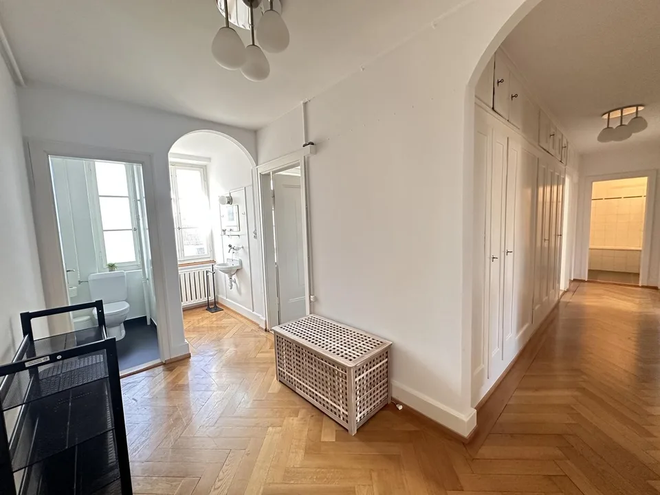 Fully furnished bed room in Zürich Seefeld