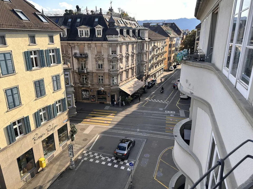 Fully furnished bed room in Zürich Seefeld
