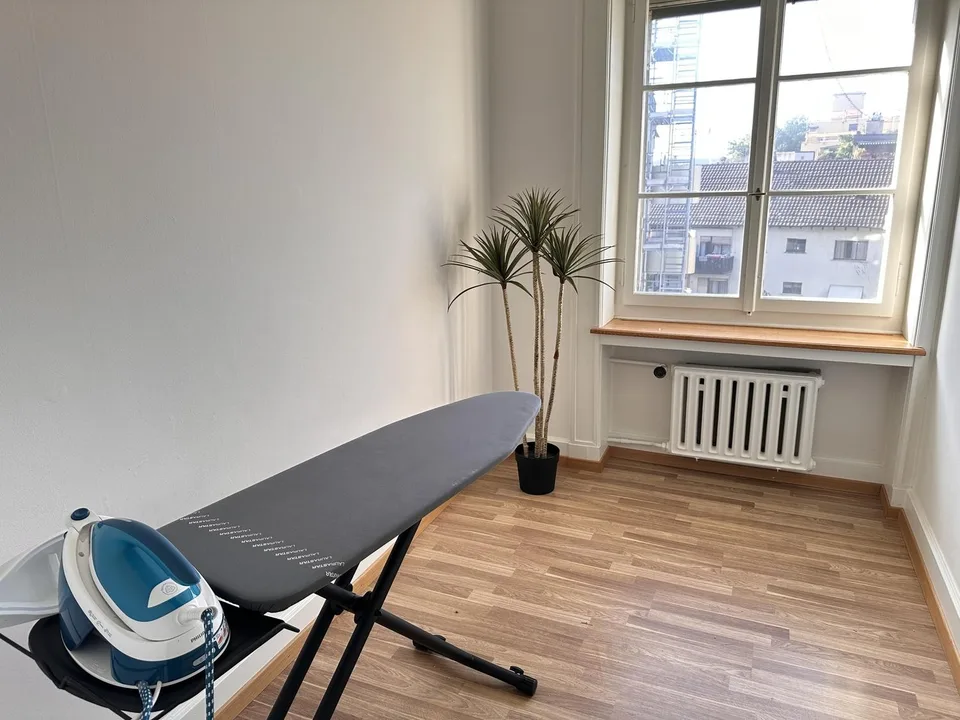 Fully furnished bed room in Zürich Seefeld