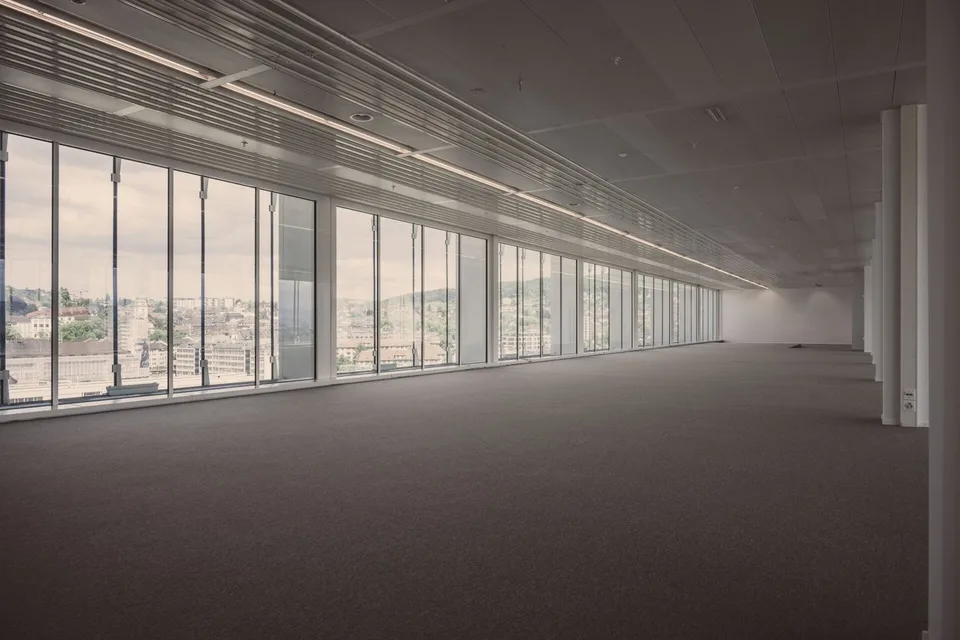 Office Tower - Büros im 12. OG im Traumsicht