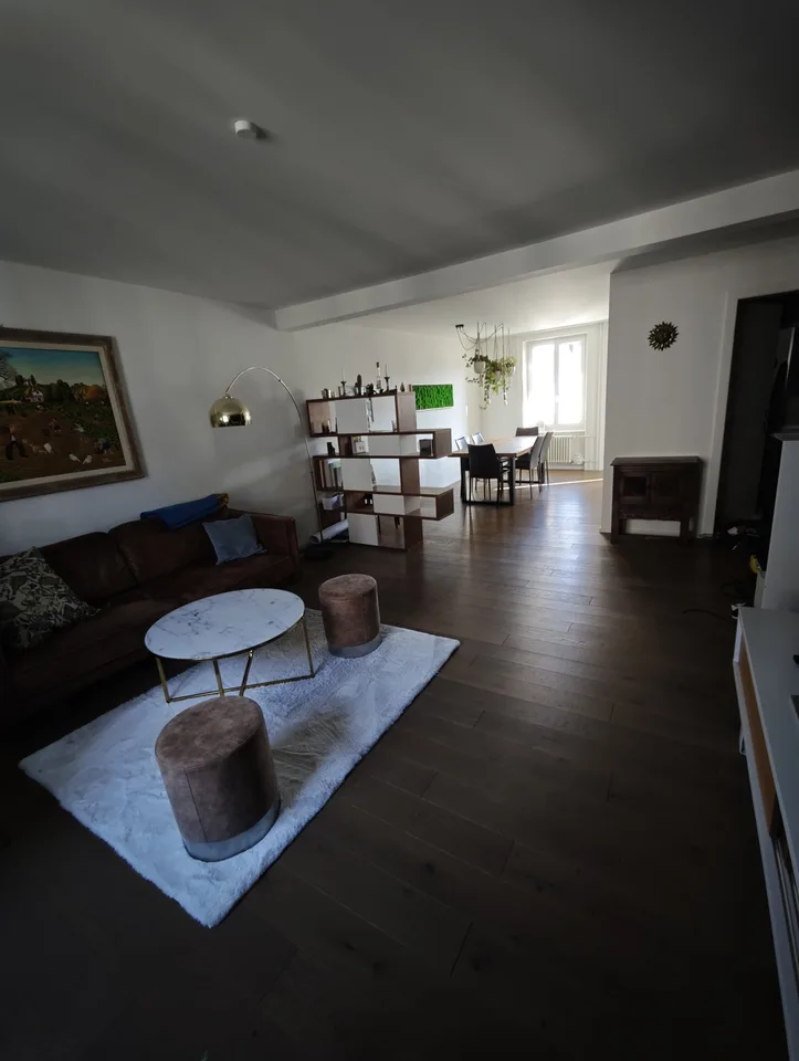 Zentral gelegene 2 ½ Zimmer Wohnung im Kreis 4, möbliert