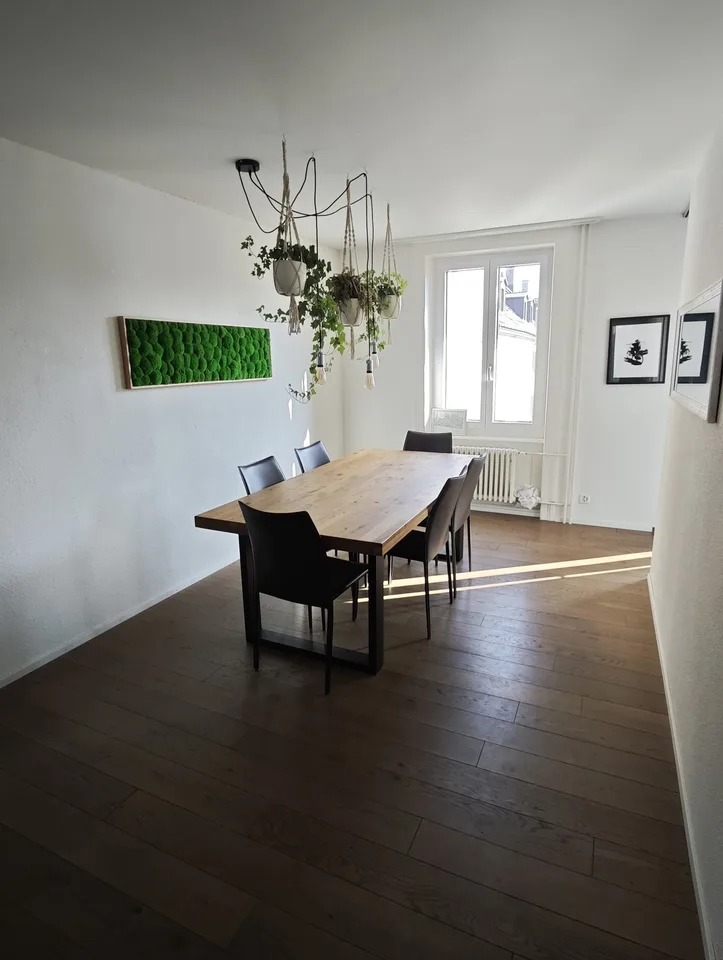 Zentral gelegene 2 ½ Zimmer Wohnung im Kreis 4, möbliert
