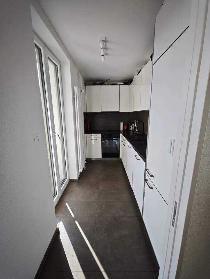 Zentral gelegene 2 ½ Zimmer Wohnung im Kreis 4, möbliert
