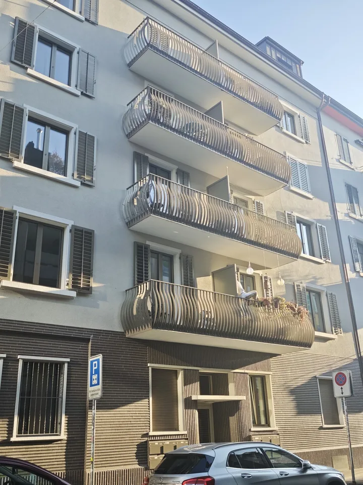 Zentral gelegene 2 ½ Zimmer Wohnung im Kreis 4, möbliert
