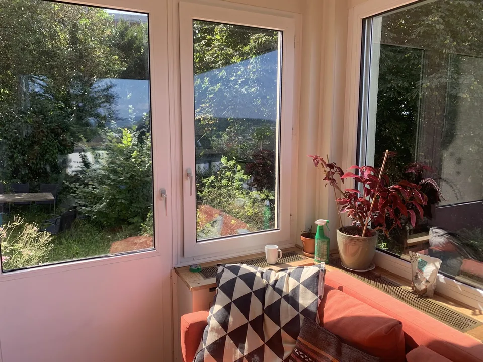 Large room with balcony and amazing views in shared house