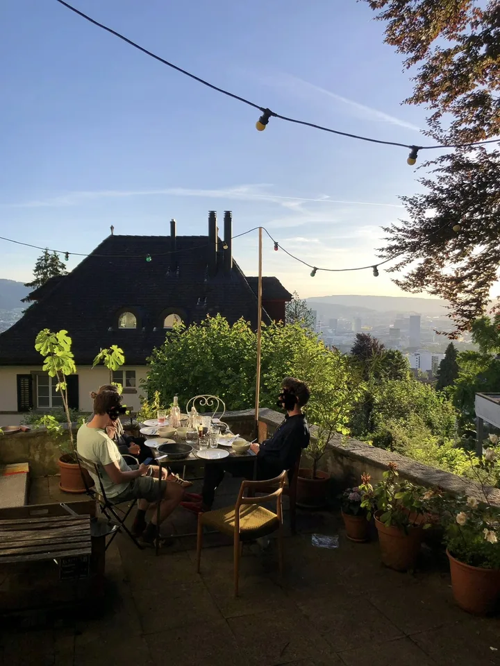 Large room with balcony and amazing views in shared house
