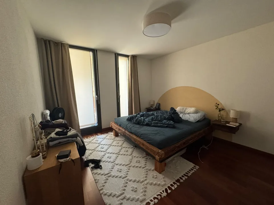 Helle 2.5-Zimmer-Wohnung mit Terrasse und Weitblick in Zürich beim Triemli