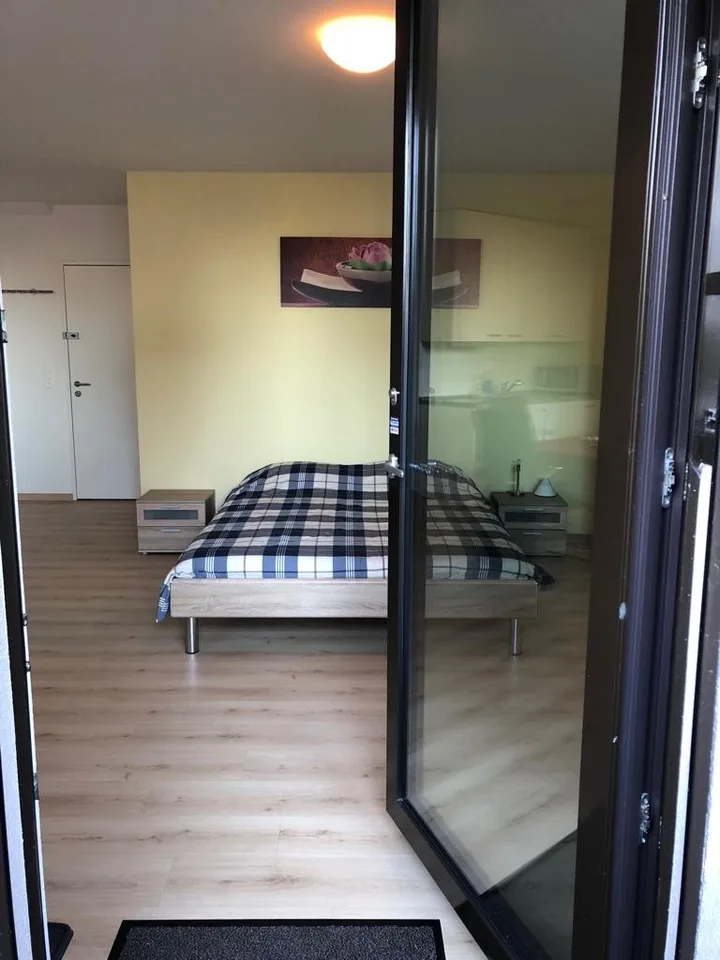"Möblierte 1.5 Zimmer Einliegerwohnung in 8047 Zürich zw. Albisrieden und Triemlispital"