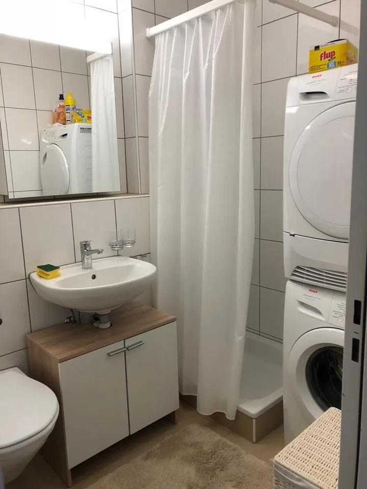 "Möblierte 1.5 Zimmer Einliegerwohnung in 8047 Zürich zw. Albisrieden und Triemlispital"