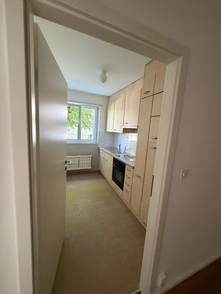 Gemütilches Zimmer in Frauen WG -5 Min-Zum Bahnhof